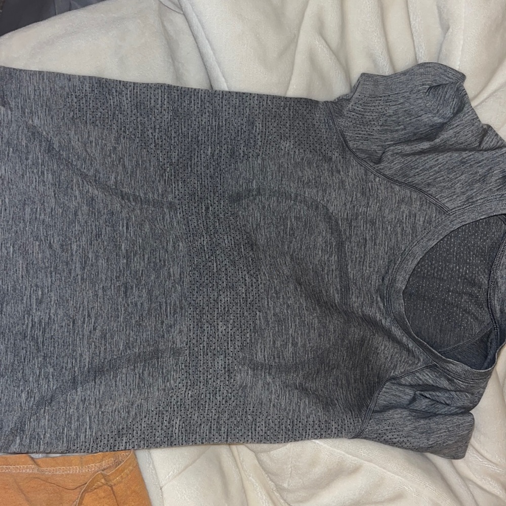 grey lulu lemon short sleeve swiftly tech